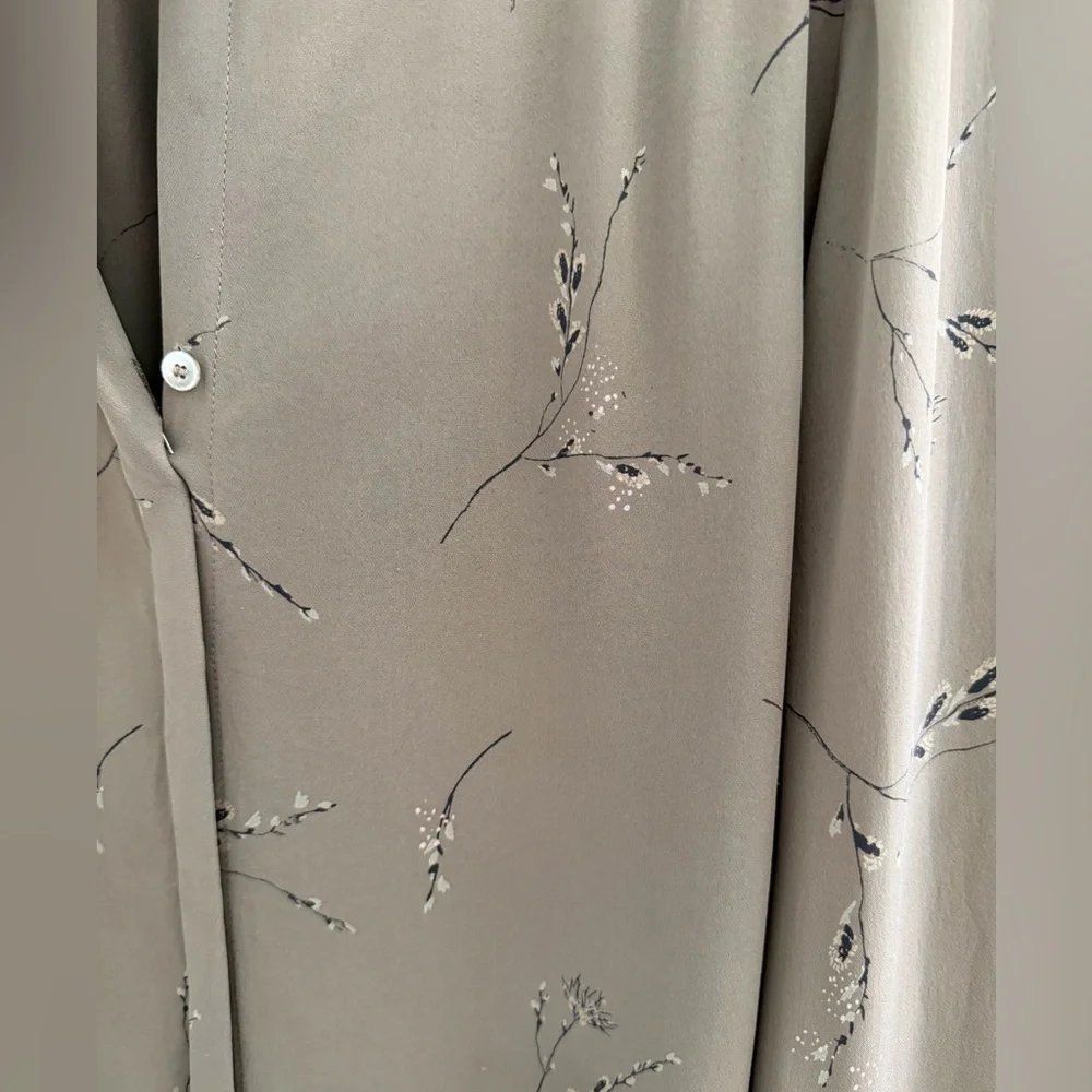 T. Babaton 100% Silk Floral Blouse - Size Small, Taupe Long Sleeve Button Front - Picture 6 of 6